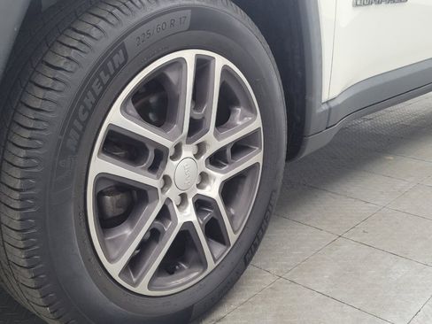 Used 2019 Jeep Compass Latitude w/ Popular Equipment Group FWD image 31