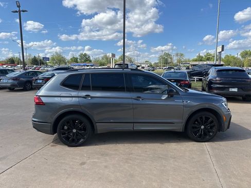 Used 2021 Volkswagen Tiguan SE FWD image 5