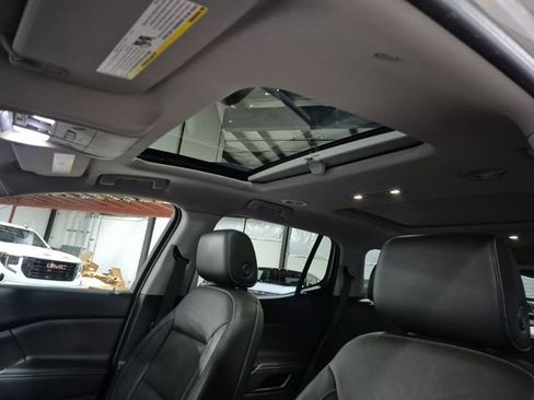 Certified 2017 GMC Acadia SLT AWD/4WD image 19
