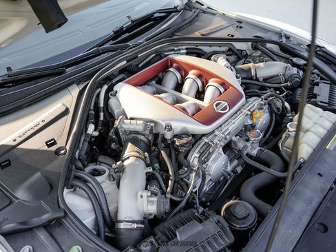 Used 2016 Nissan GT-R Premium AWD/4WD image 17