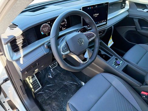 New 2026 Volkswagen Tiguan SE R-Line AWD/4WD image 25