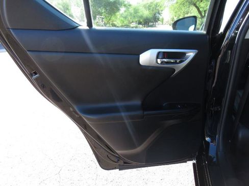 Used 2013 Lexus CT 200h image 12