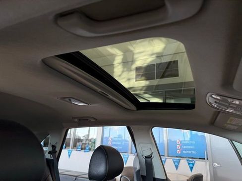 Used 2018 Kia Niro EX w/ EX Premium Package image 27