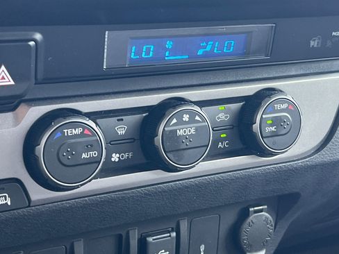 Used 2022 Toyota Tacoma SR image 27