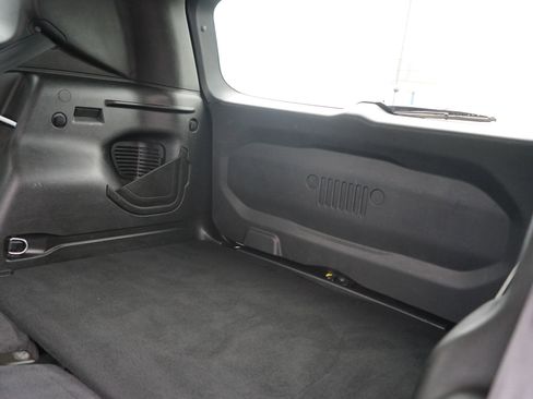 Used 2023 Jeep Renegade Latitude image 28