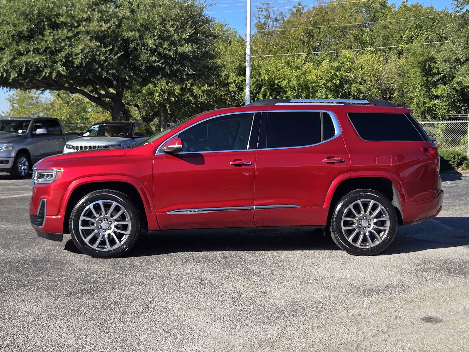 Certified 2023 GMC Acadia Denali w/ Denali Ultimate Package FWD image 4