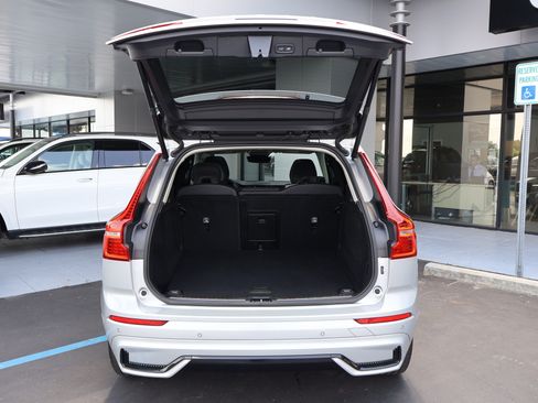 Used 2024 Volvo XC60 B5 Plus AWD/4WD image 21
