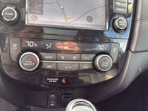 Used 2017 Nissan Rogue SL w/ SL Premium Package image 20