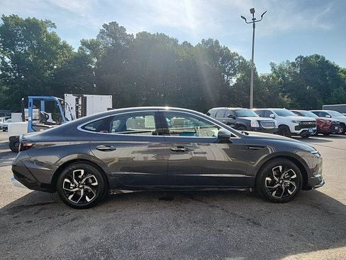 Used 2025 Hyundai Sonata SEL FWD image 6