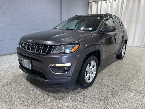 Used 2019 Jeep Compass Latitude w/ Cold Weather Group AWD/4WD image 6