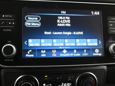 Used 2023 Nissan Leaf S image 12