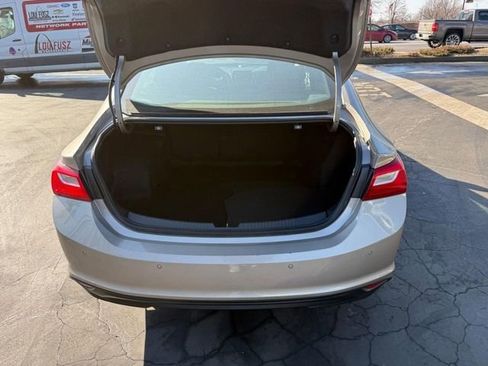 Used 2024 Chevrolet Malibu LT image 5