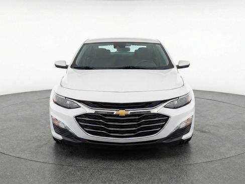 Used 2024 Chevrolet Malibu LT FWD image 2
