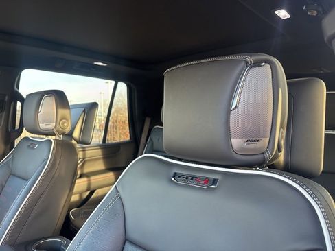Used 2025 GMC Yukon AT4 Ultimate image 9