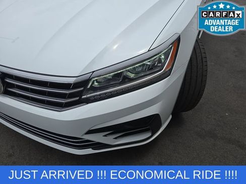 Used 2018 Volkswagen Passat 2.0T R-Line w/ R-Line Lighting Package FWD image 22