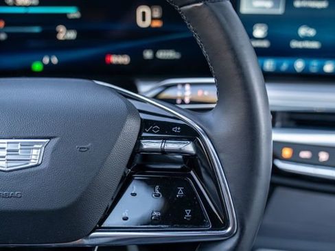 Used 2024 Cadillac Lyriq Sport image 34