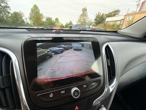 Used 2018 Chevrolet Equinox LT w/ Sun & Infotainment Package FWD image 23