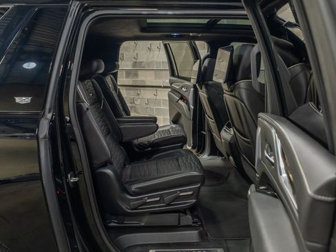 Used 2023 Cadillac Escalade ESV Sport Platinum w/ LPO, ONYX Package AWD/4WD image 63