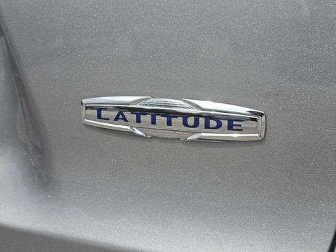 Certified 2019 Jeep Cherokee Latitude w/ Popular Appearance Group FWD image 38