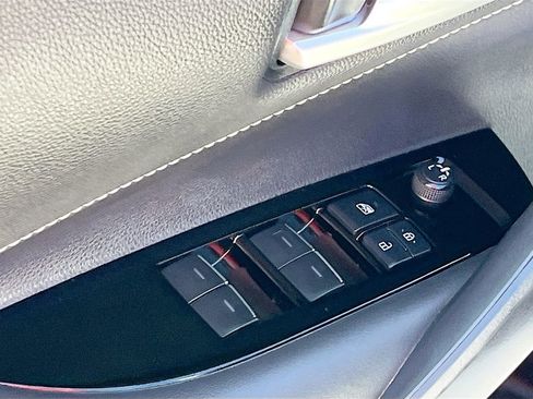 Used 2022 Toyota Corolla SE FWD image 17