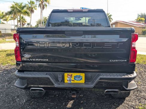 Used 2021 Chevrolet Silverado 1500 Custom Trail Boss AWD/4WD image 6