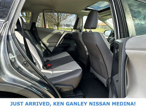 Used 2013 Toyota RAV4 XLE image 19