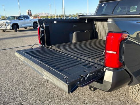 Used 2026 Toyota Tacoma SR AWD/4WD image 15