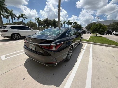Used 2024 Lexus ES 300h w/ Technology Package FWD image 6