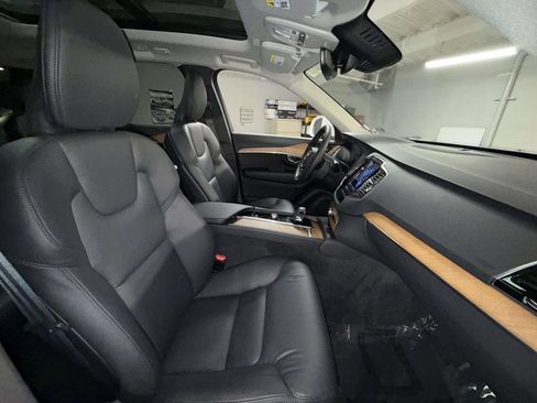 Used 2024 Volvo XC90 B6 Plus AWD/4WD image 14