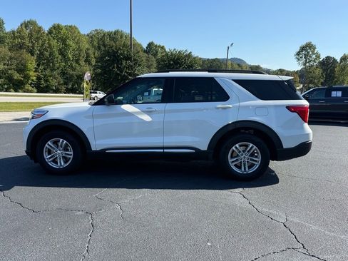 Certified 2022 Ford Explorer XLT w/ Class IV Trailer Tow Package image 7