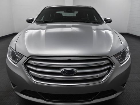 Used 2019 Ford Taurus Limited image 2