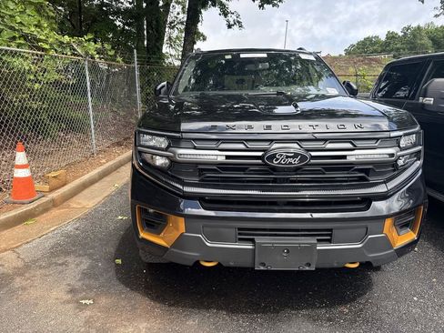 Used 2025 Ford Expedition Tremor AWD/4WD image 5