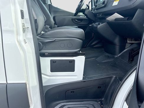 Used 2024 Mercedes-Benz Sprinter 2500 image 21