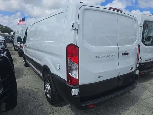 Used 2023 Ford Transit 250 Low Roof AWD w/ Fleet Fuel Economy Package image 4