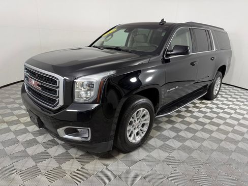 Used 2020 GMC Yukon XL SLT w/ Open Road Package AWD/4WD image 9