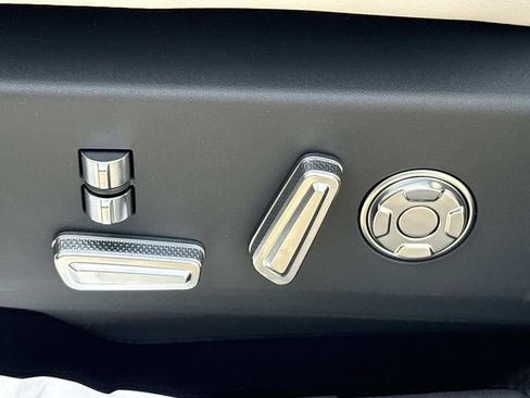 New 2026 Lincoln Nautilus Reserve AWD/4WD image 22