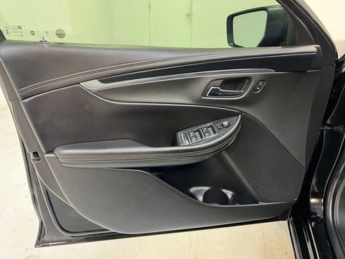 Used 2019 Chevrolet Impala LT image 14