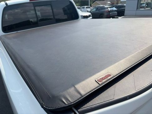 Used 2022 Nissan Frontier SV w/ Technology Package AWD/4WD image 10