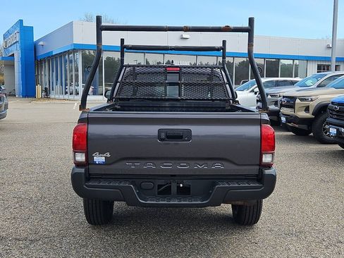 Used 2022 Toyota Tacoma SR AWD/4WD image 2