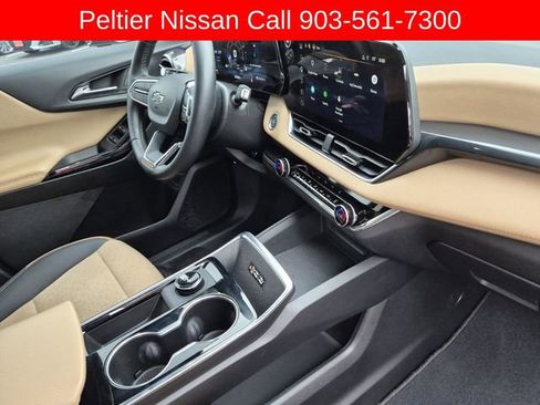 Used 2025 Chevrolet Equinox ACTIV w/ Safety and Technology Package FWD image 13
