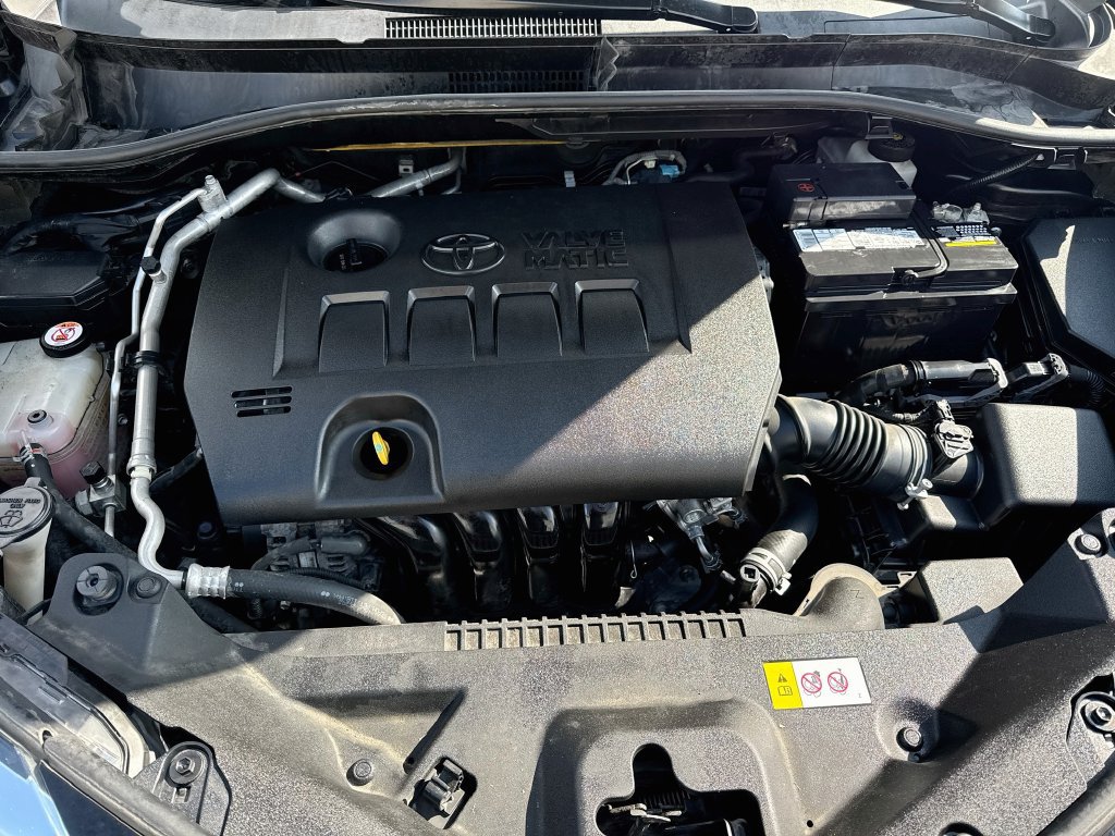 Used 2020 Toyota C-HR XLE FWD image 35