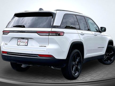 Used 2024 Jeep Grand Cherokee Limited w/ Black Appearance Package AWD/4WD image 2