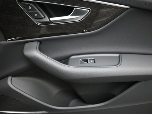 New 2026 Audi Q7 2.0T Premium image 11