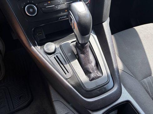 Used 2015 Ford Focus SE w/ Interior Protection Package FWD image 17