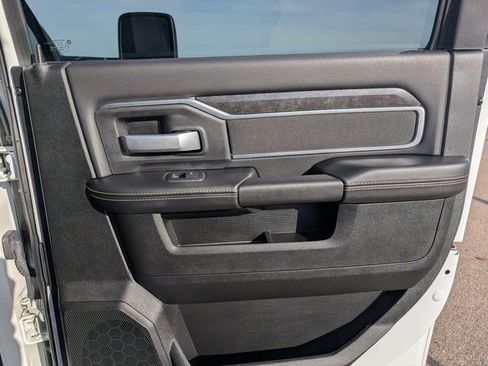 Used 2024 RAM 3500 Big Horn w/ Sport Appearance Package image 7