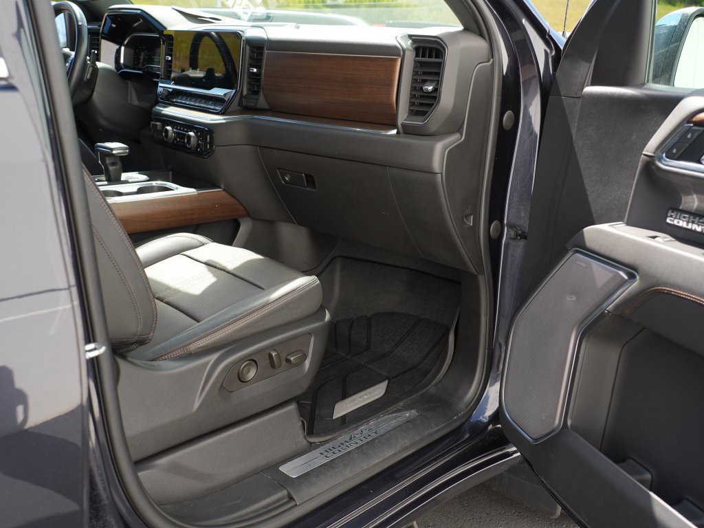 Certified 2022 Chevrolet Silverado 1500 High Country AWD/4WD image 32