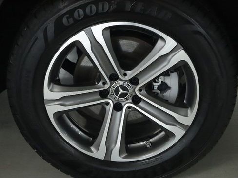 Used 2019 Mercedes-Benz GLC 300 4MATIC image 43