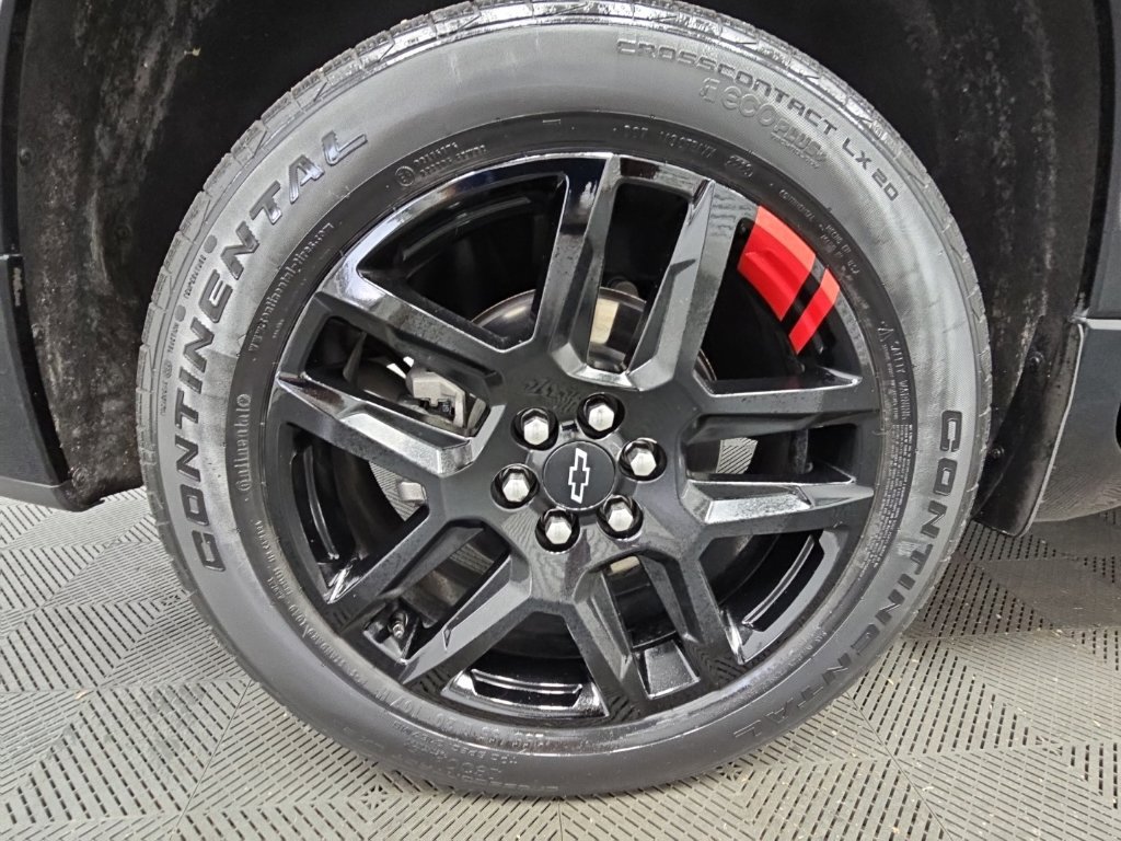 Used 2023 Chevrolet Traverse Premier FWD image 54