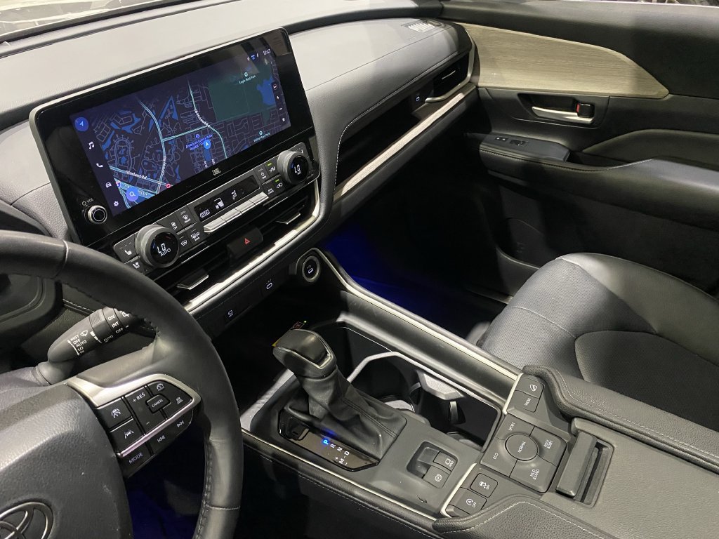 Used 2025 Toyota Grand Highlander AWD image 8