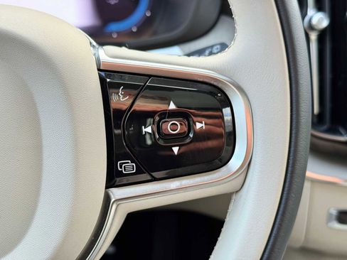 Certified 2024 Volvo XC60 T8 Ultimate w/ Protection Package Premier image 29